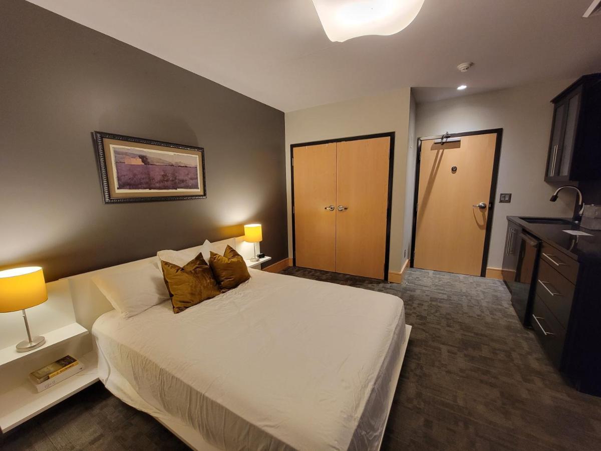 Suites At 118 Блумингтън Екстериор снимка