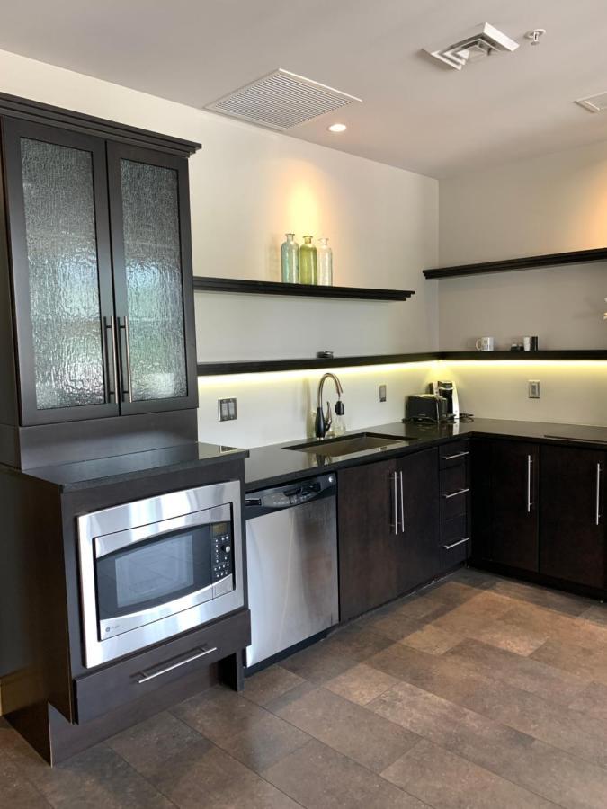 Suites At 118 Блумингтън Екстериор снимка