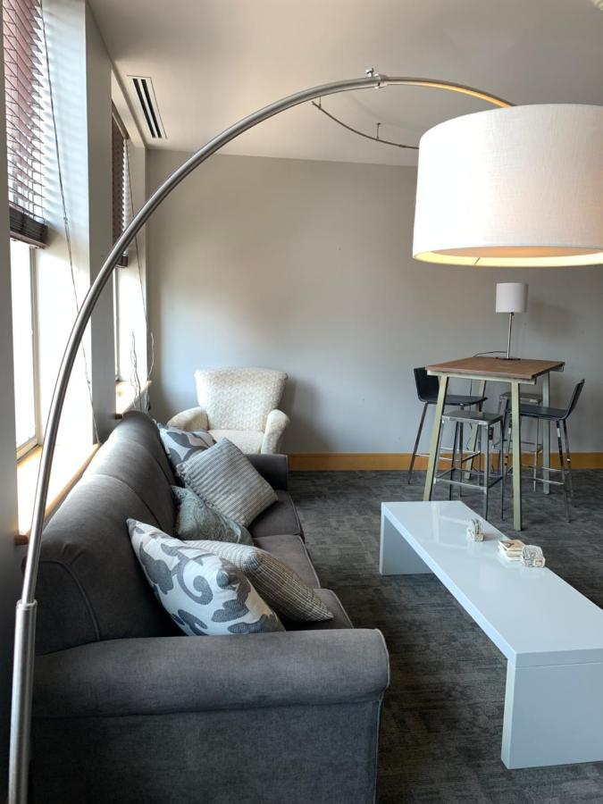 Suites At 118 Блумингтън Екстериор снимка
