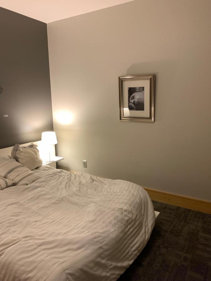 Suites At 118 Блумингтън Екстериор снимка