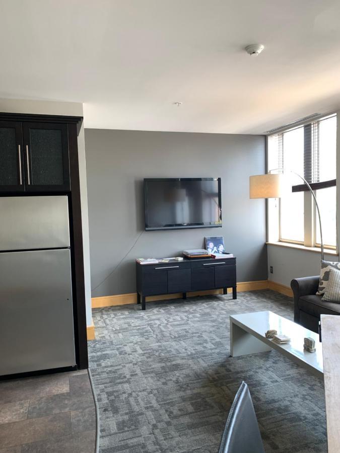 Suites At 118 Блумингтън Екстериор снимка