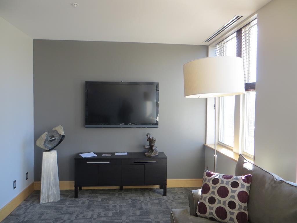 Suites At 118 Блумингтън Екстериор снимка