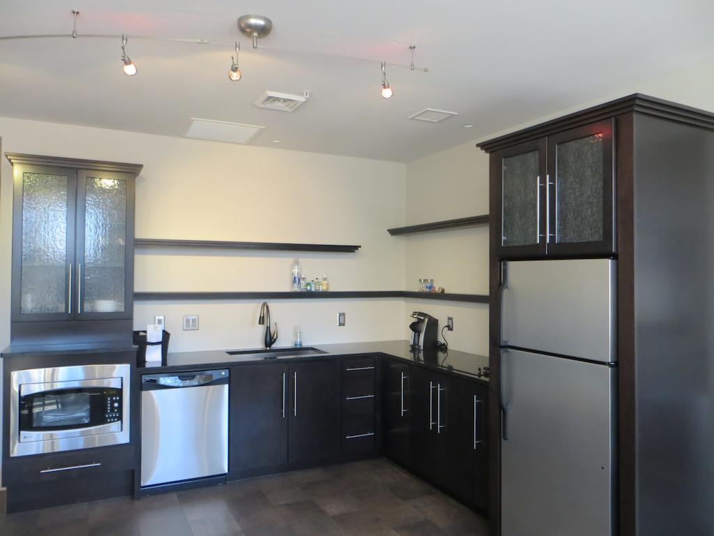 Suites At 118 Блумингтън Екстериор снимка